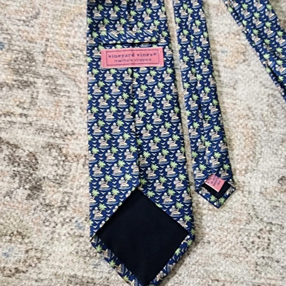 Vineyard Vines Martha's‎ Vineyard Silk Neck Tie Man Guitar Beach Palm Trees Prep
